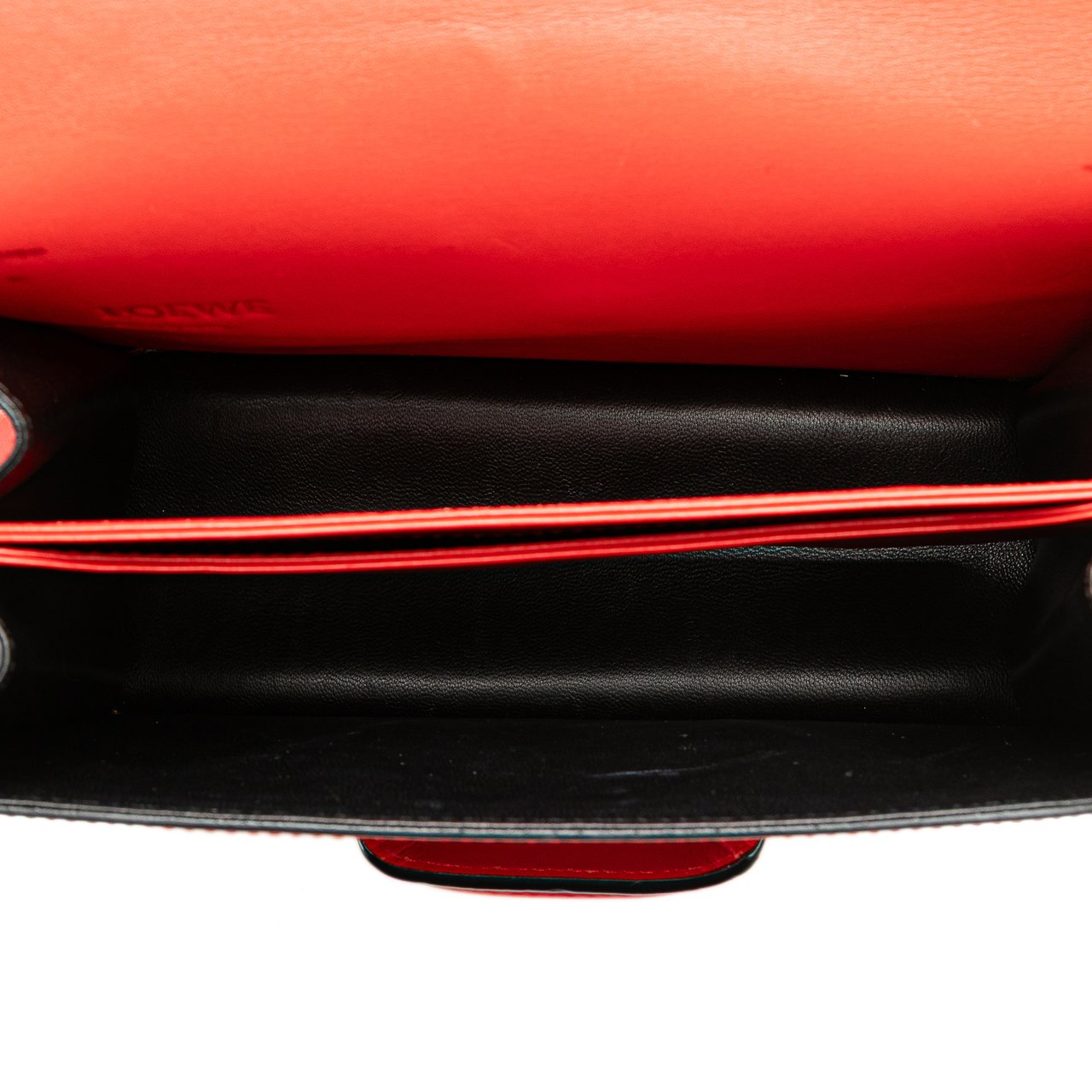 Loewe Medium Leather Barcelona Crossbody Rood