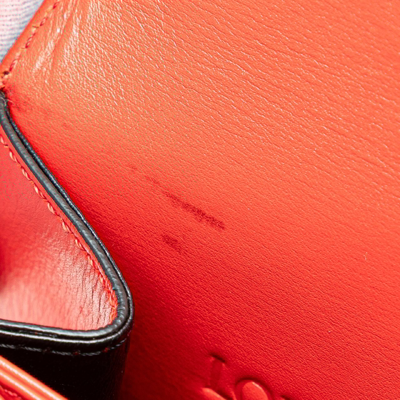 Loewe Medium Leather Barcelona Crossbody Rood