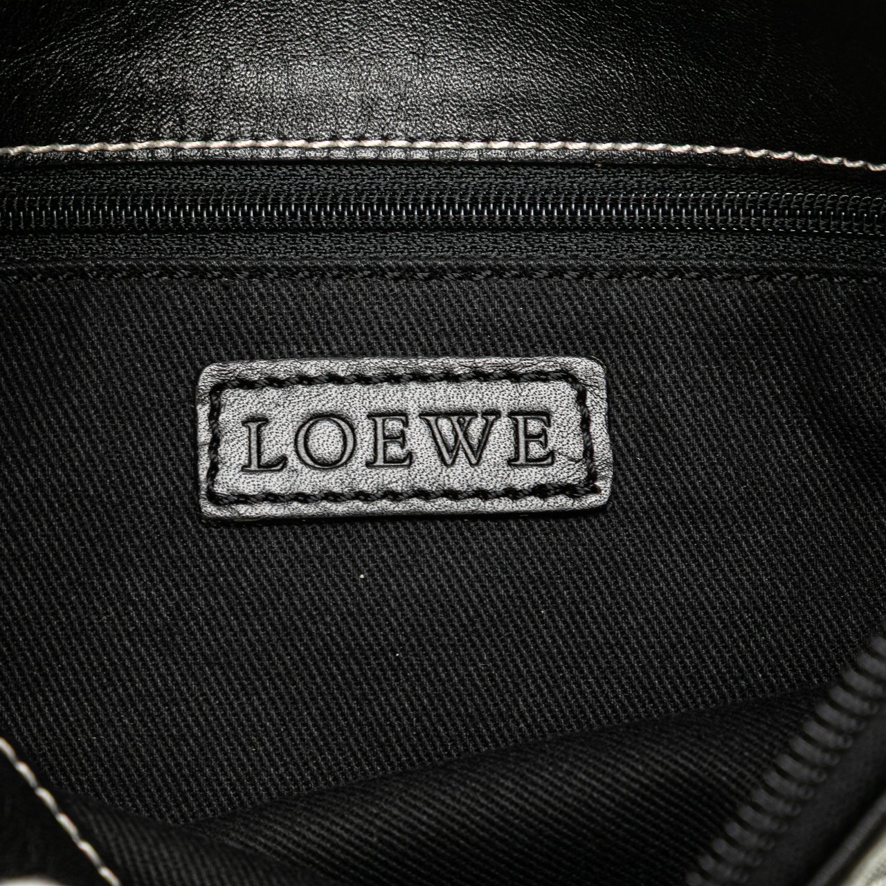 Loewe Anagram Canvas Crossbody Grijs