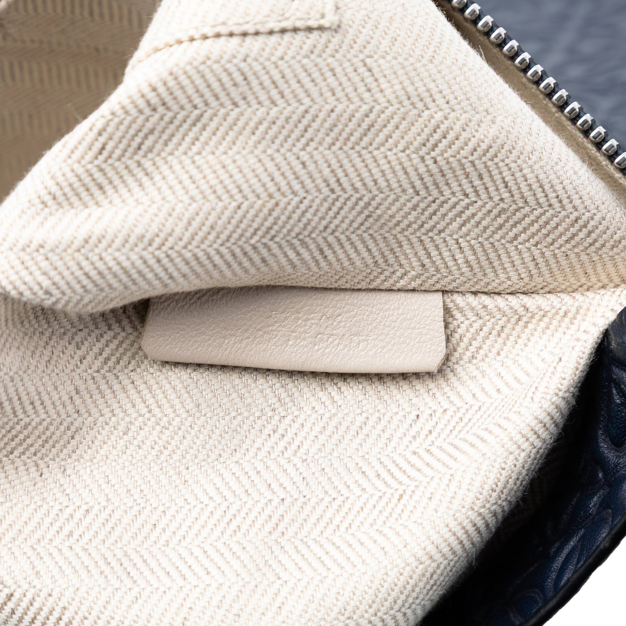 Loewe Embossed Anagram Leather Repeat T Clutch Blauw