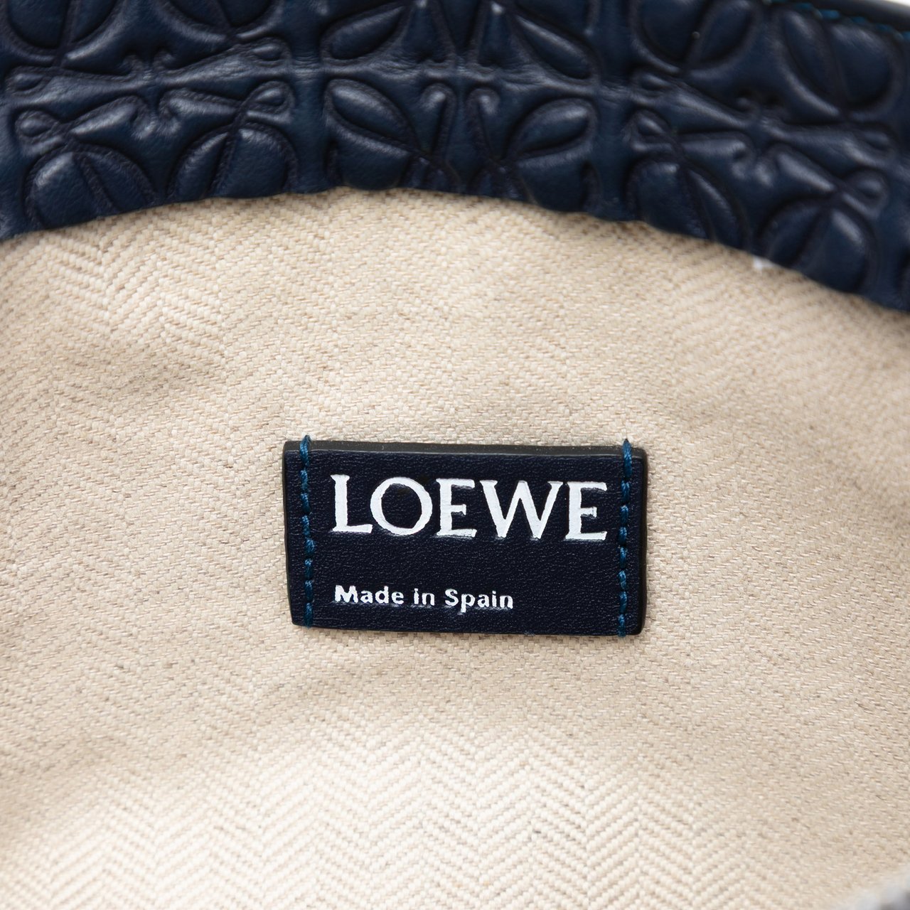 Loewe Embossed Anagram Leather Repeat T Clutch Blauw