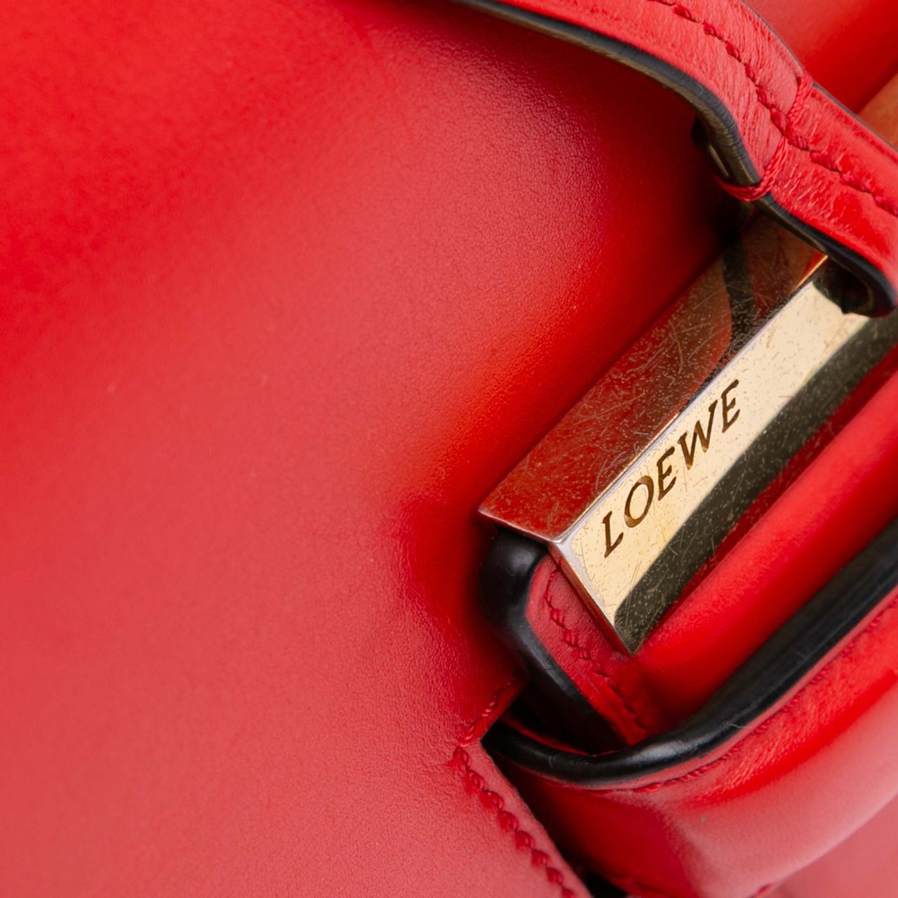 Loewe Medium Leather Barcelona Crossbody Rood
