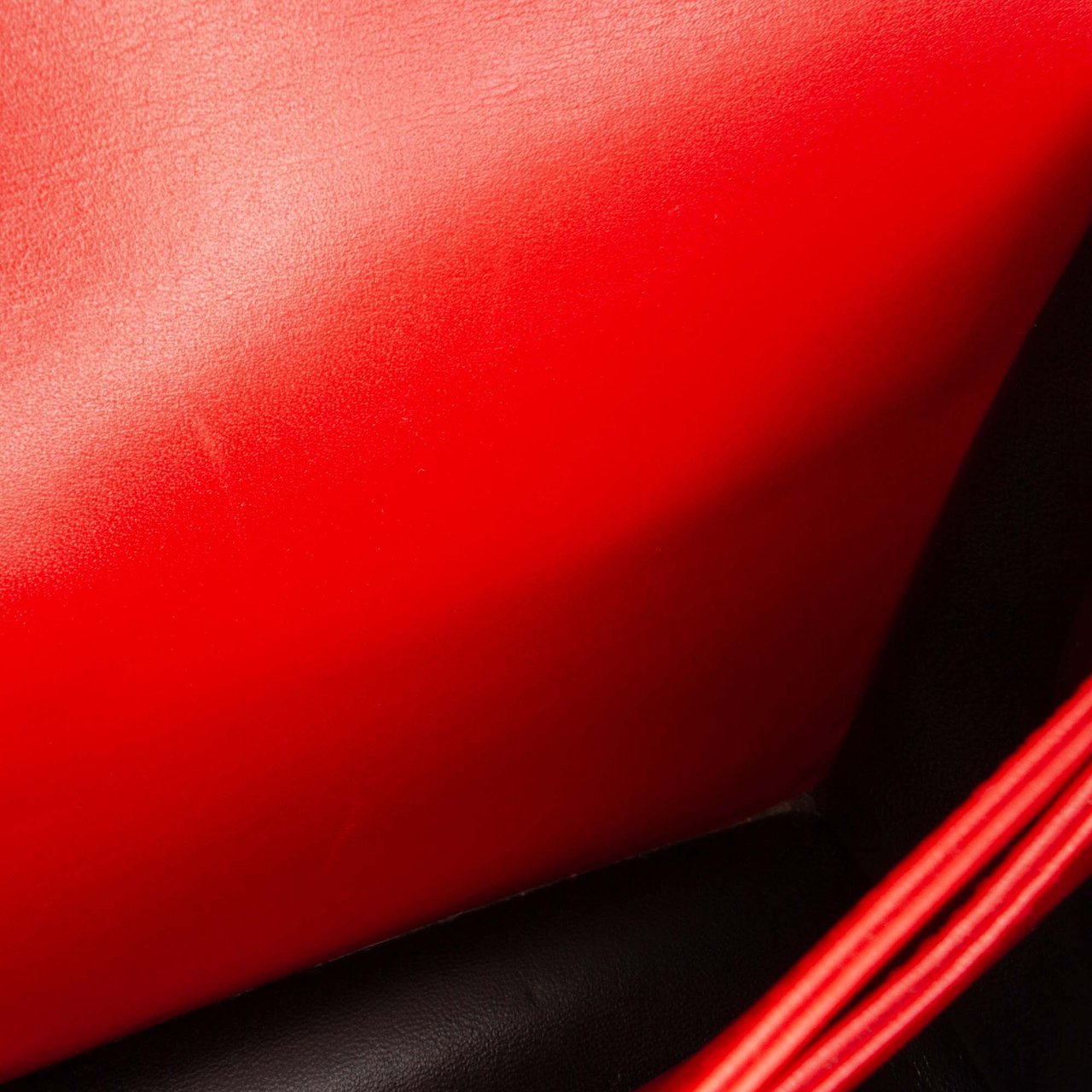 Loewe Medium Leather Barcelona Crossbody Rood