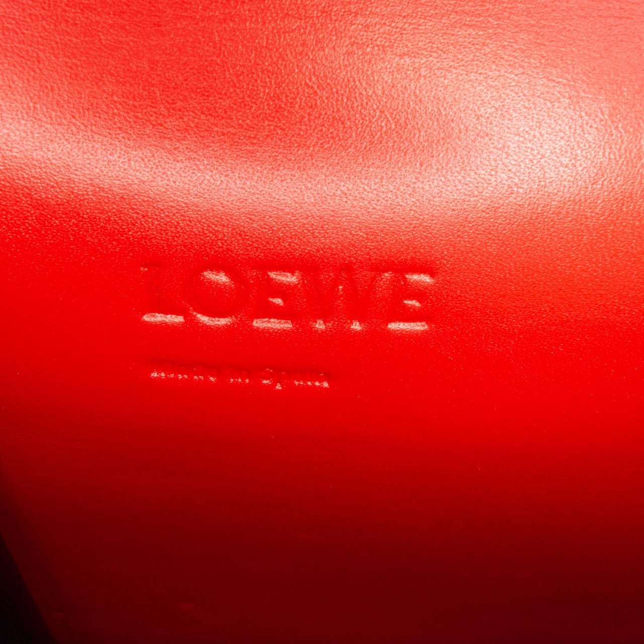 Loewe Medium Leather Barcelona Crossbody Rood