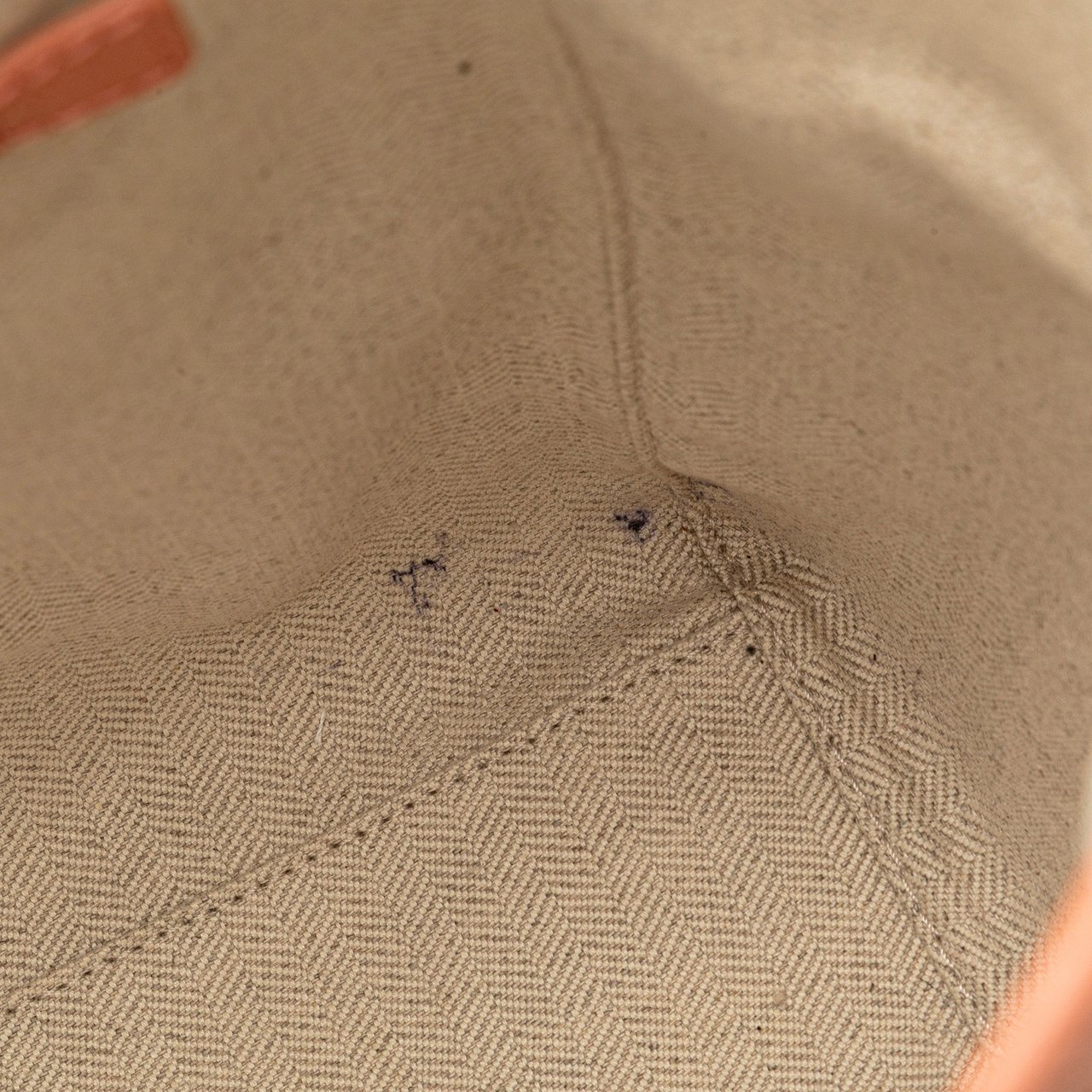 Loewe Leather Heritage Tote Roze