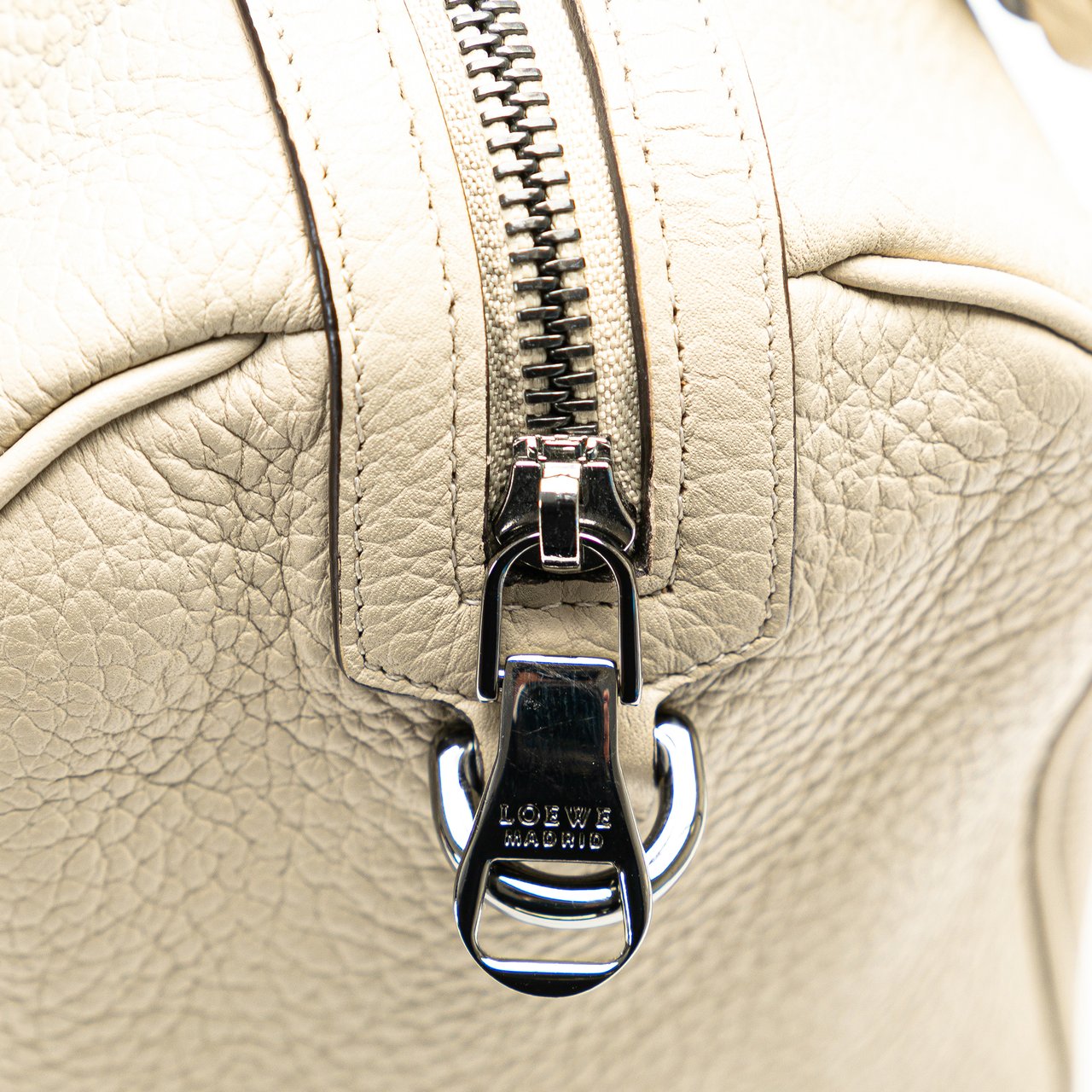 Loewe Leather Fusta 25 Wit