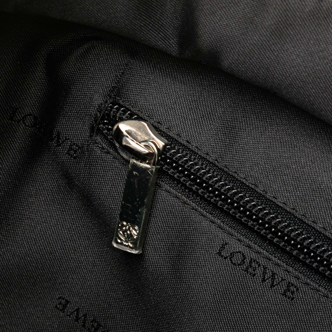 Loewe Perforated Leather Amazona 28 Wit