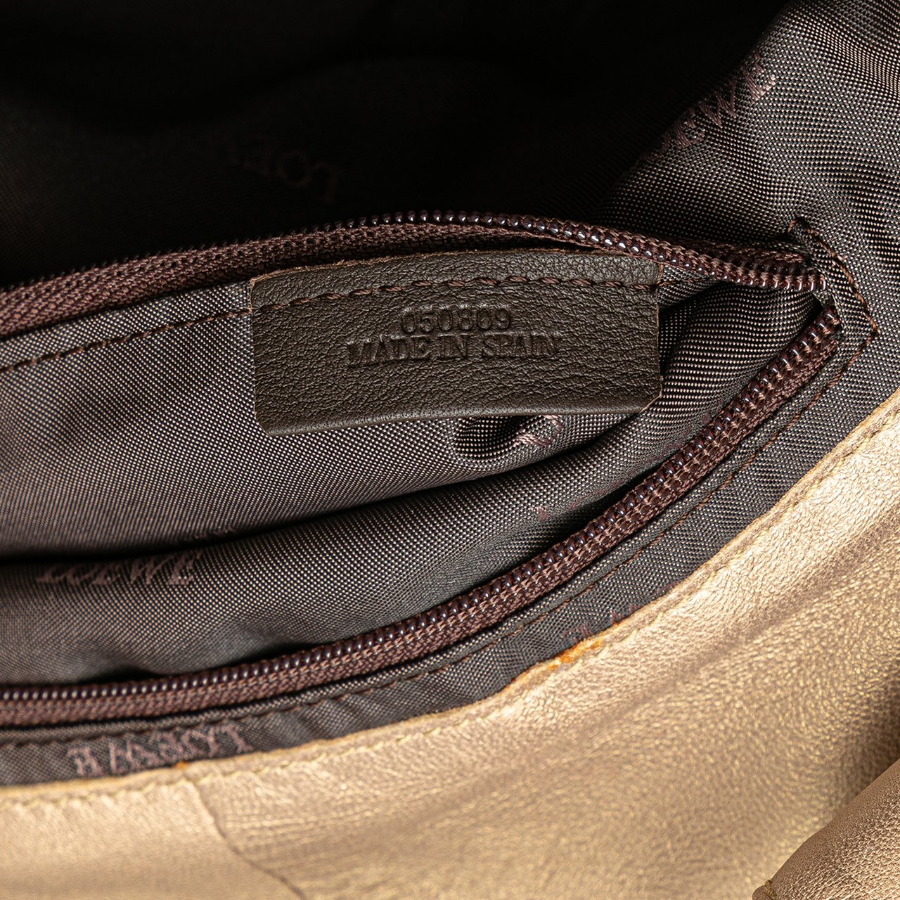 Loewe Nappa Aire Goud