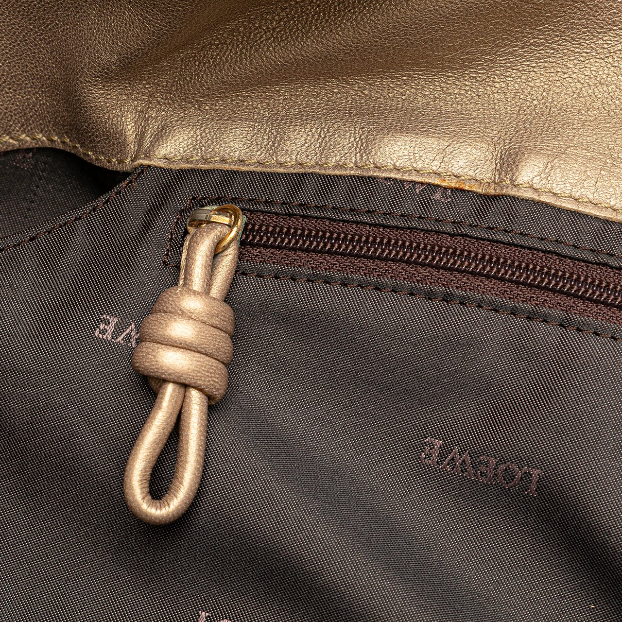Loewe Nappa Aire Goud