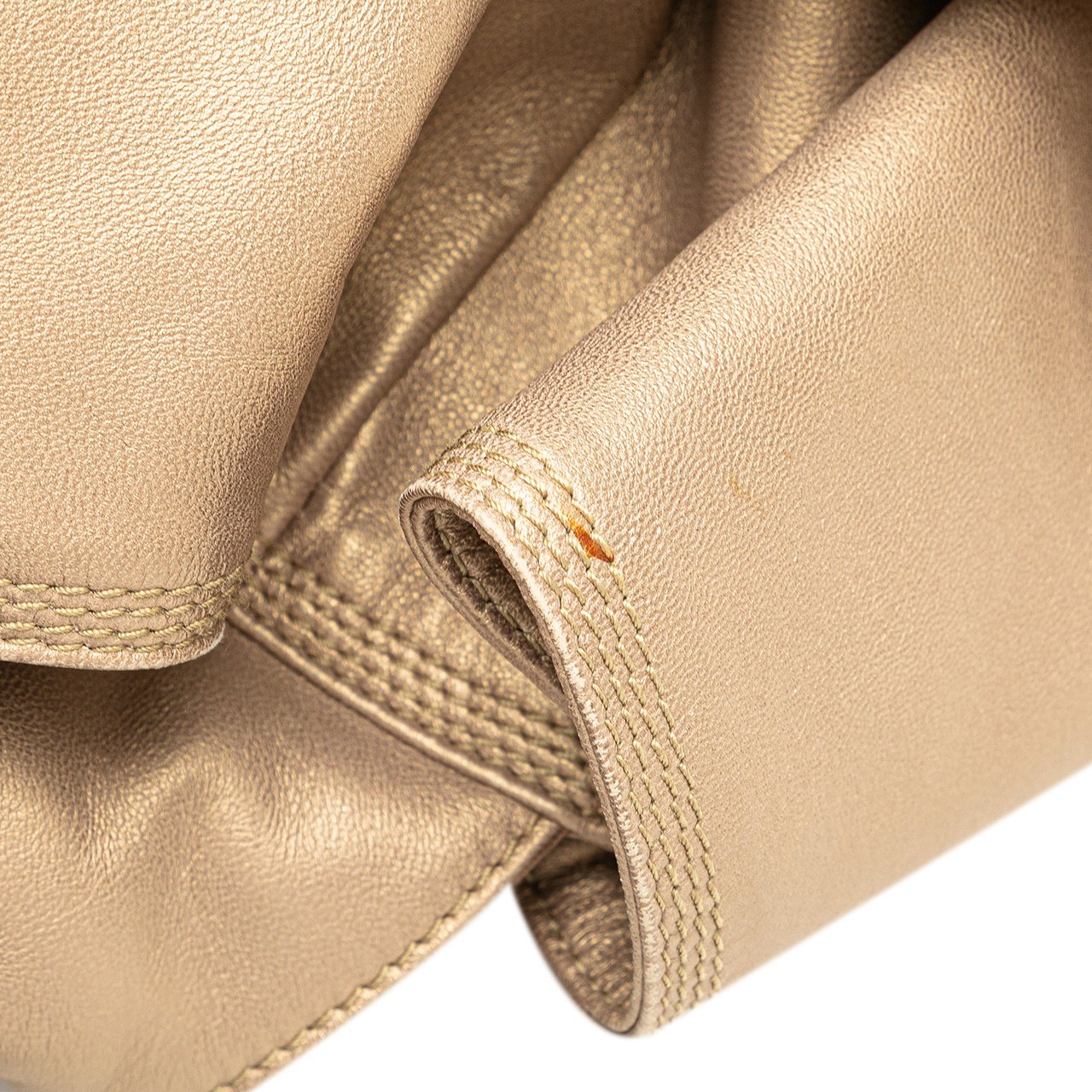 Loewe Nappa Aire Goud