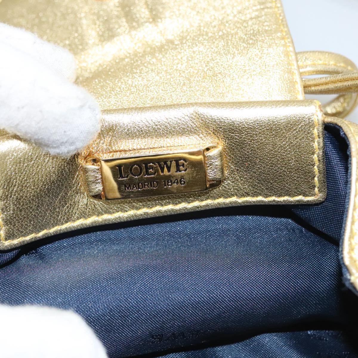 Loewe Vintage Leather Goud