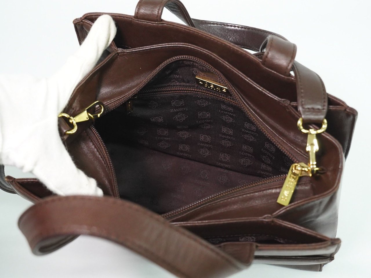 Loewe Loewe Vintage Anagram Handbag Leather Bruin