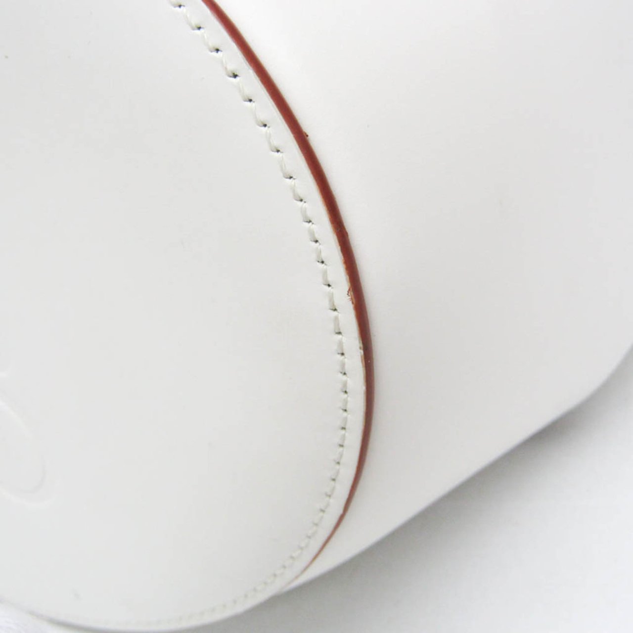 Loewe Balloon Bucket Leather Medium Wit