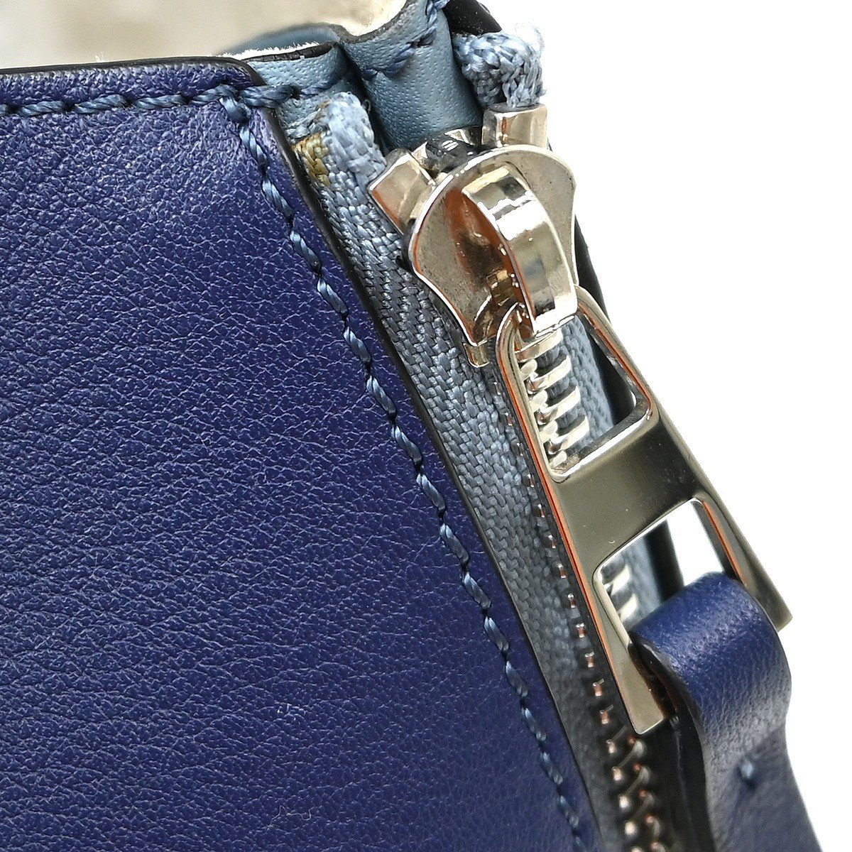 Loewe Hammock Leather Small Blauw