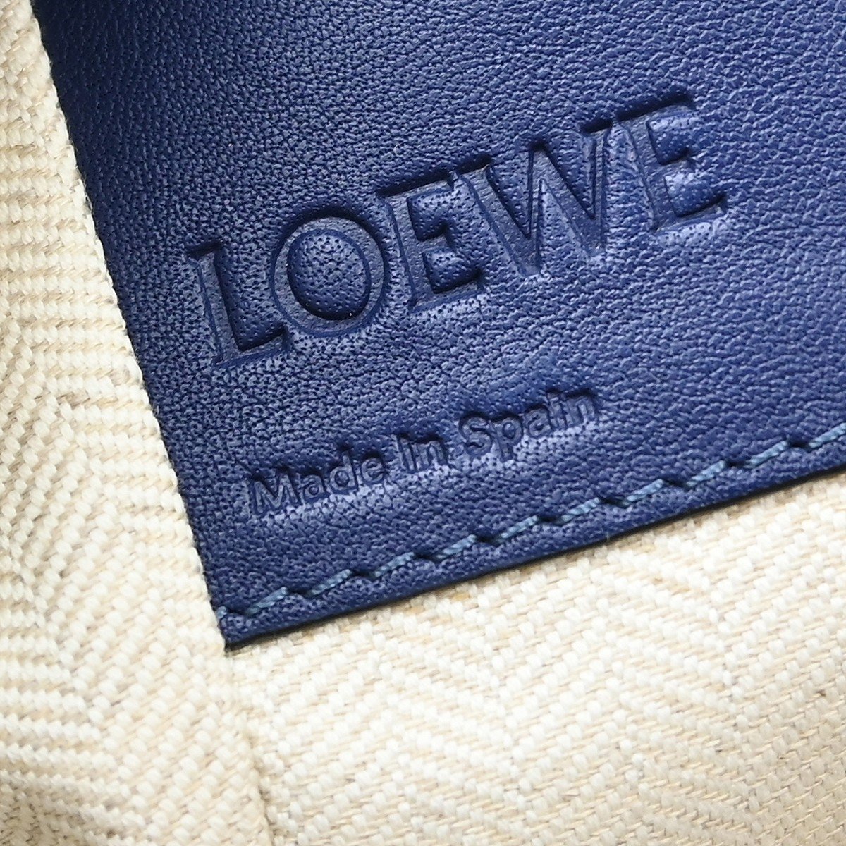 Loewe Hammock Leather Small Blauw