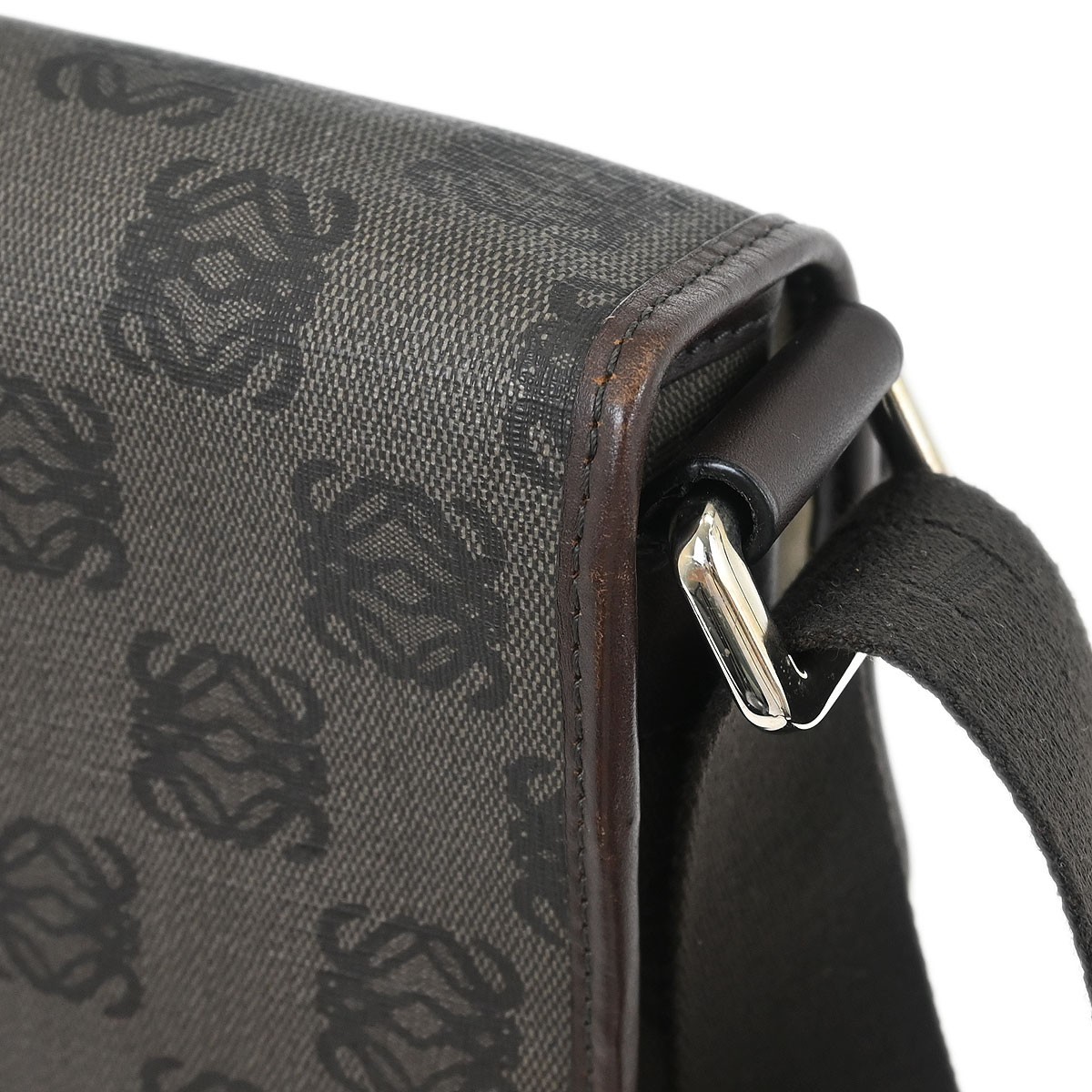 Loewe Loewe Flap Messenger Bag Canvas Bruin