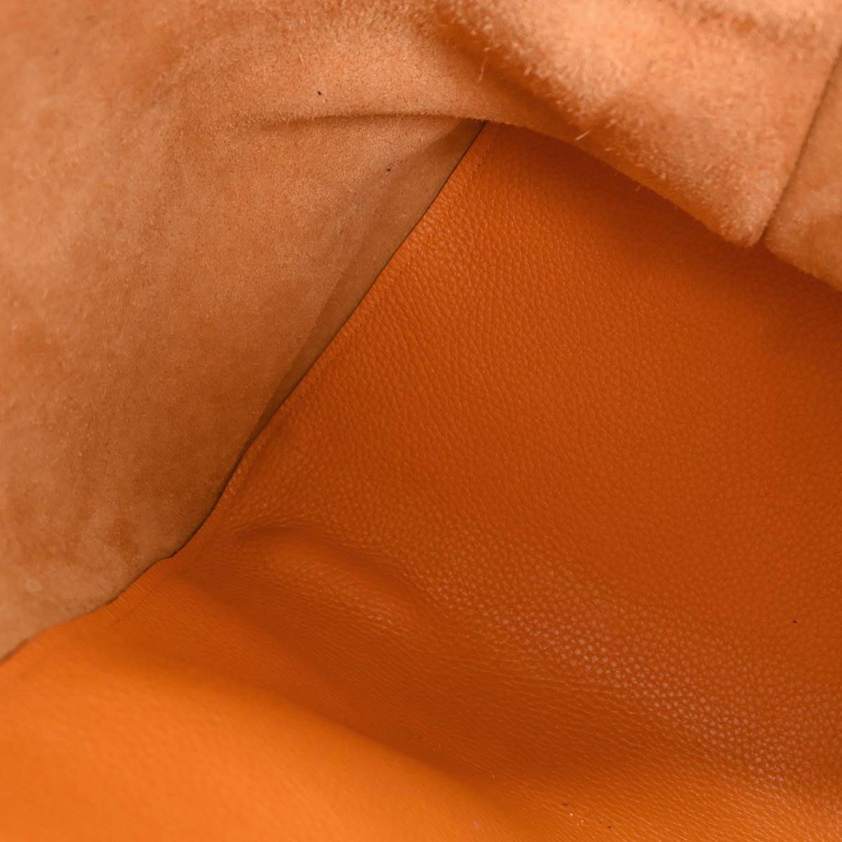 Loewe Loewe Anton Sling Bag Leather Medium Oranje