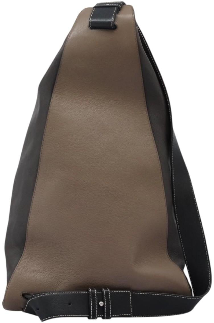 Loewe Loewe Anton Sling Bag Leather Medium Grijs