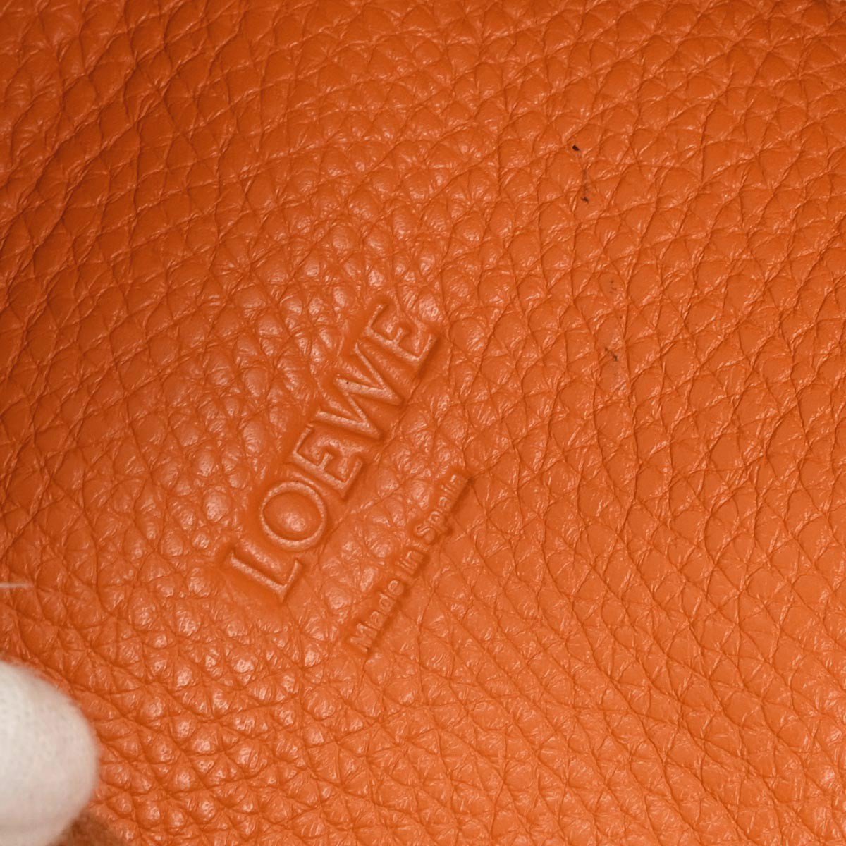 Loewe Loewe Anton Sling Bag Leather Medium Oranje