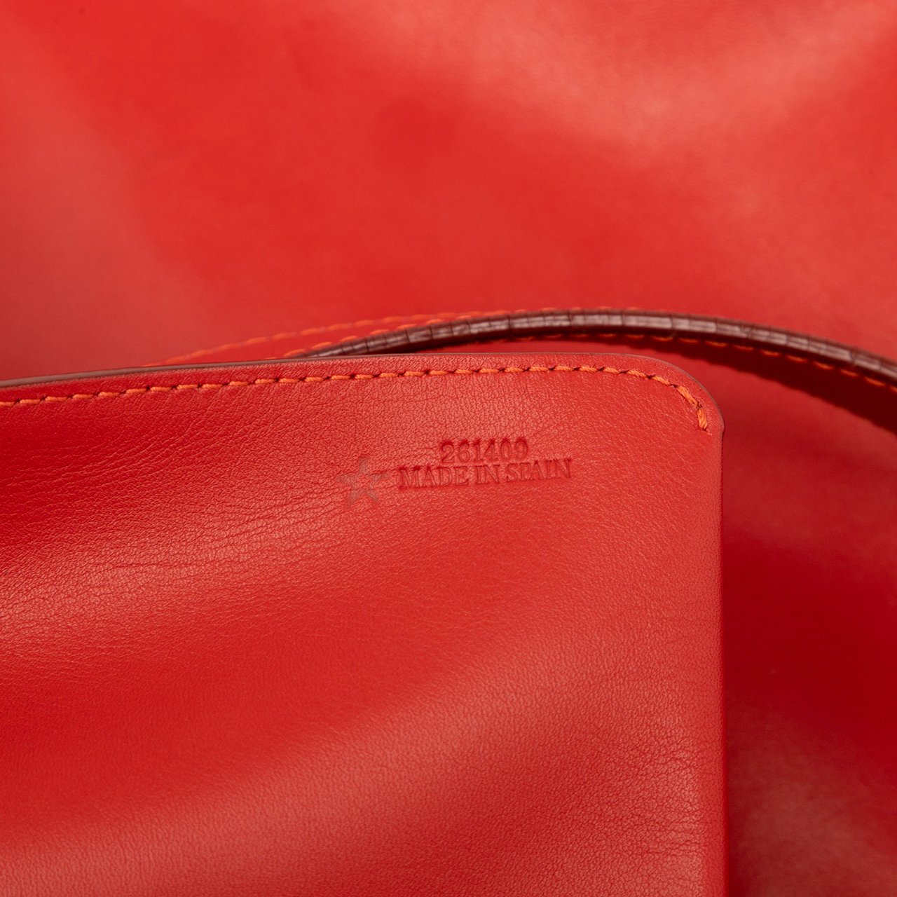 Loewe Leather Anagram Shopper Tote Rood