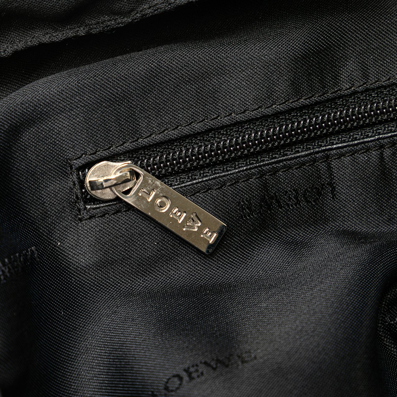 Loewe Anagram Leather Handbag Groen