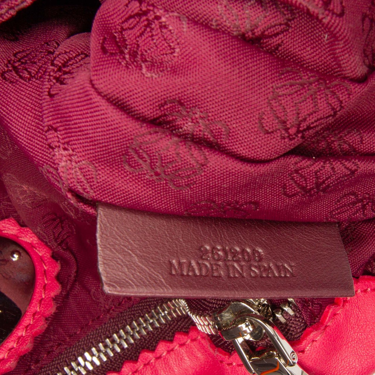 Loewe Nappa Flamenco Tassel 30 Crossbody Roze