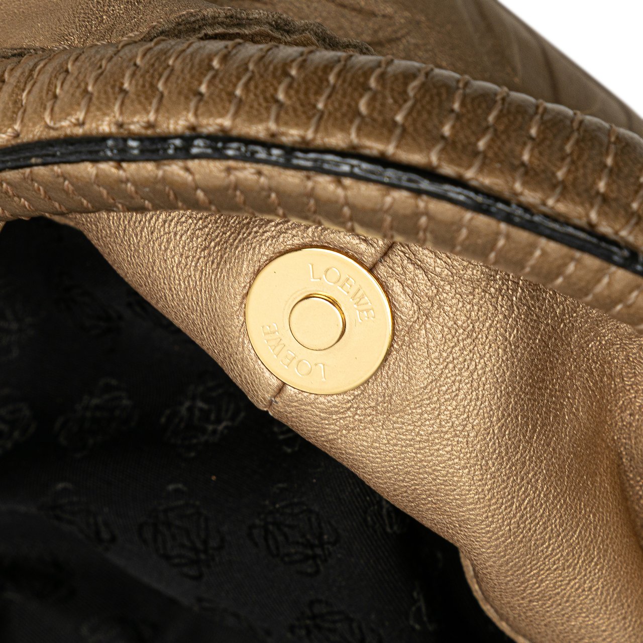 Loewe Nappa Aire Goud