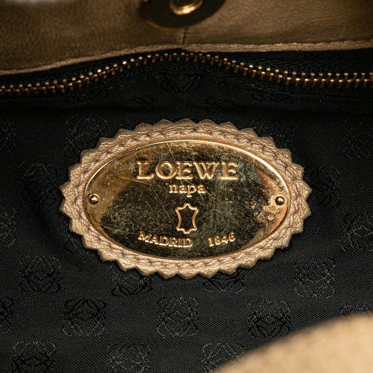 Loewe Nappa Aire Goud