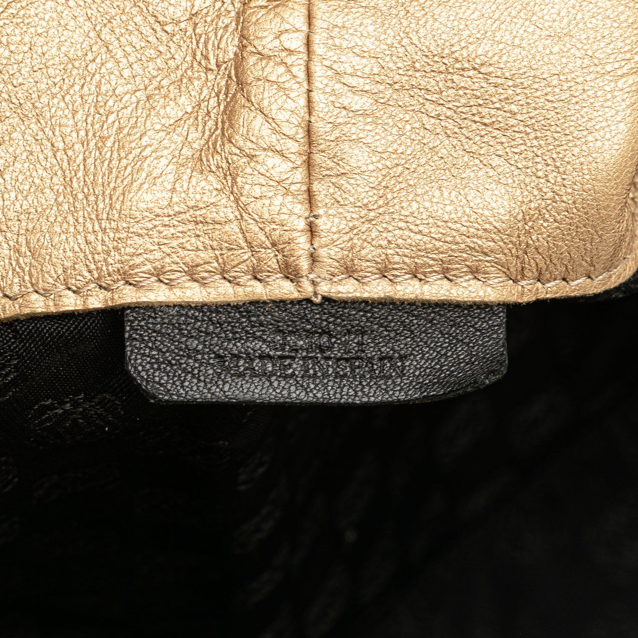 Loewe Nappa Aire Goud