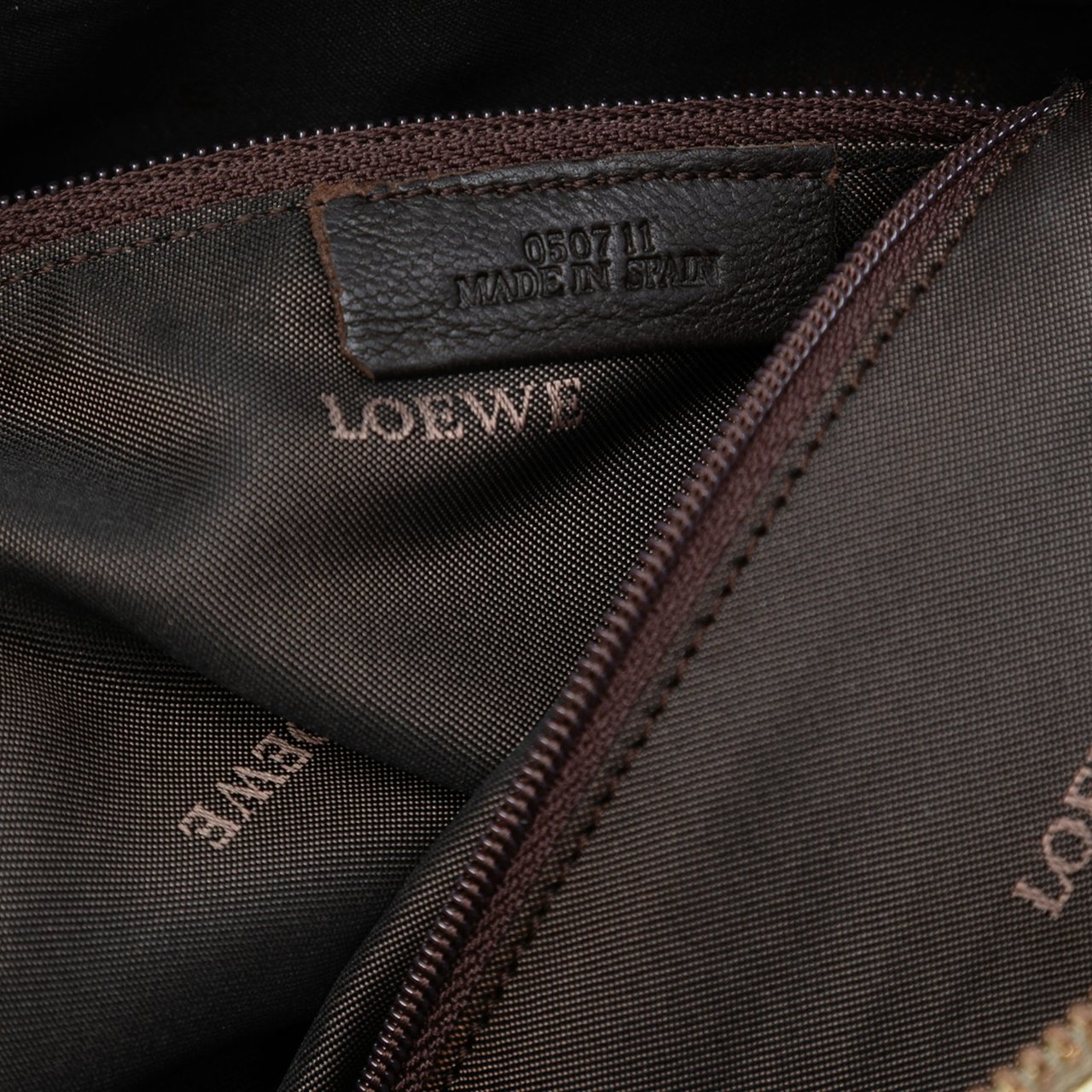 Loewe Metallic Leather Handbag Goud