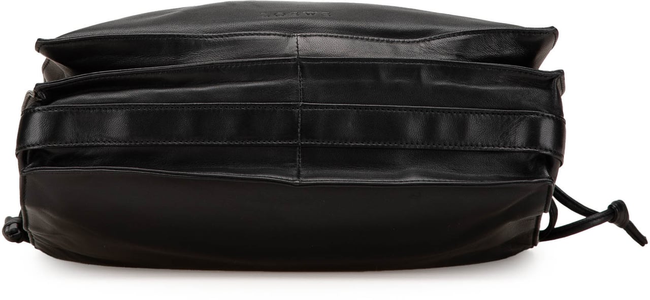 Loewe Nappa Flamenco Drawstring Crossbody Zwart