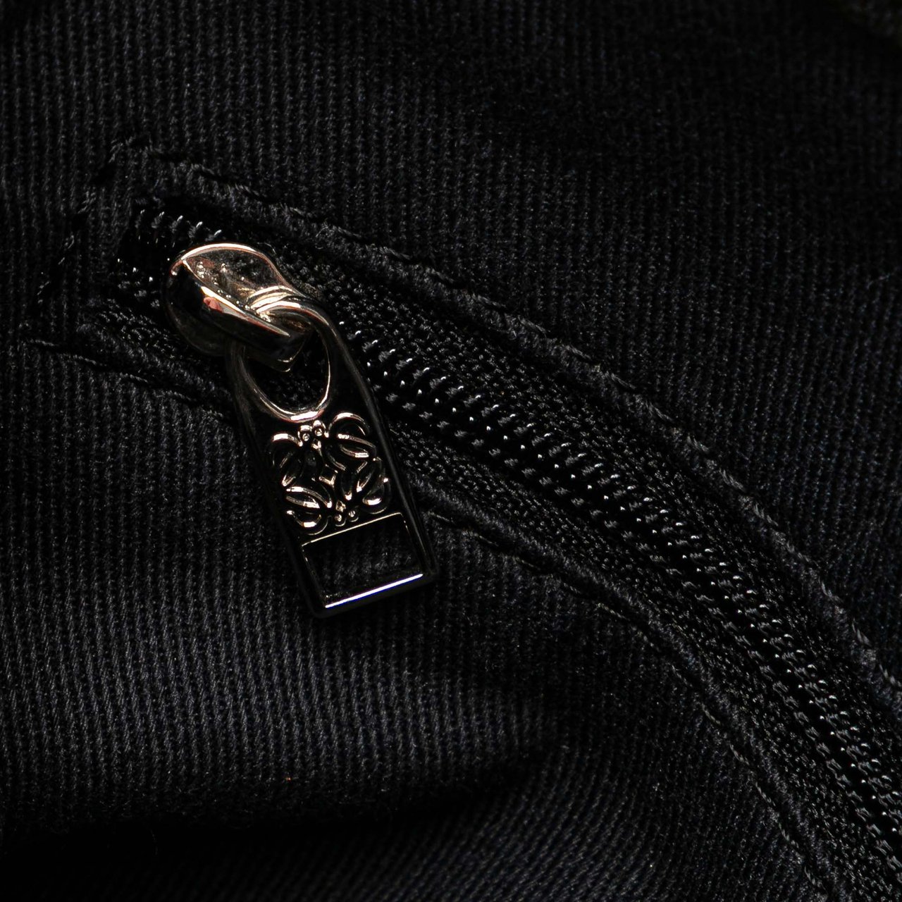 Loewe Anagram Canvas Tote Zwart