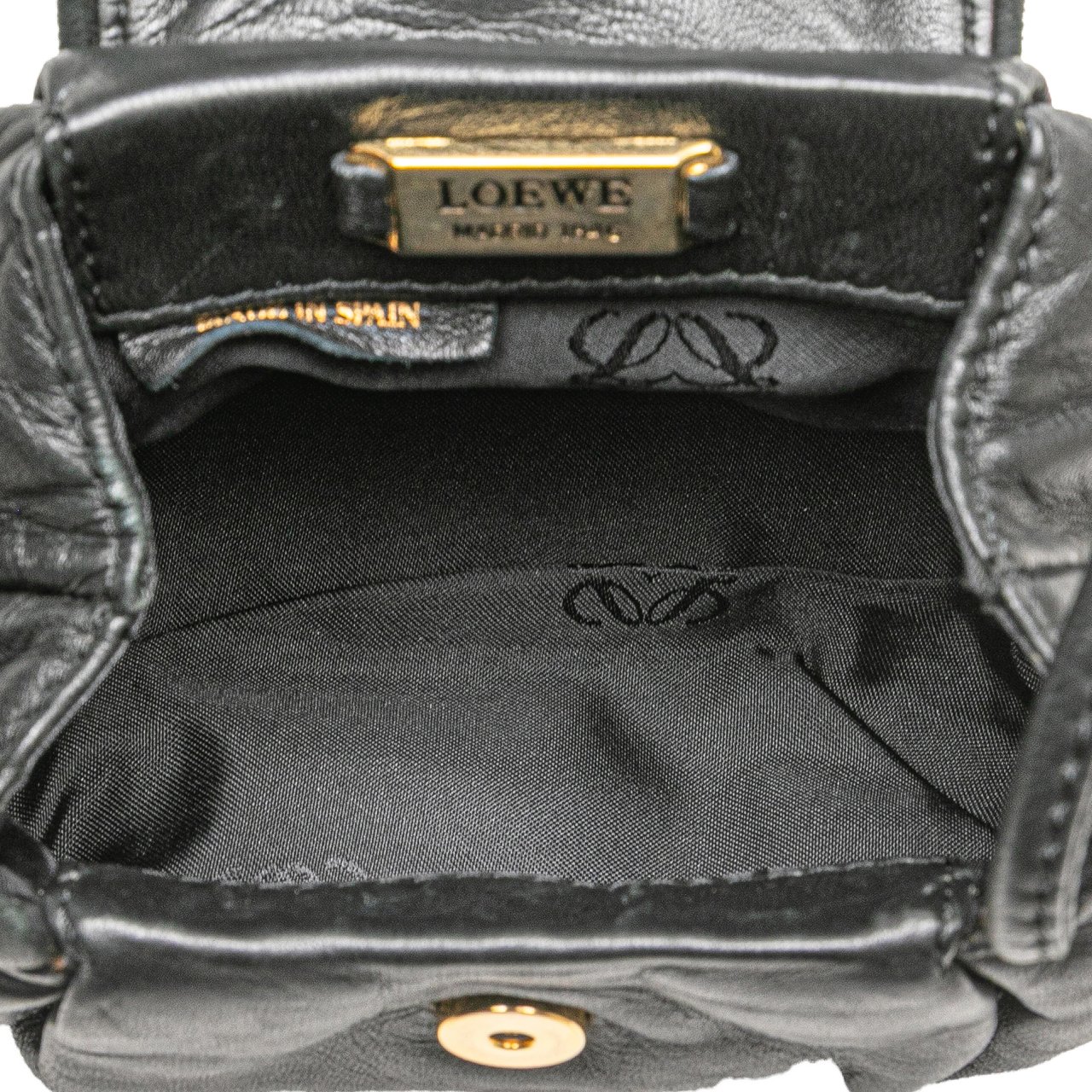 Loewe Nappa Leather Tassel Crossbody Zwart