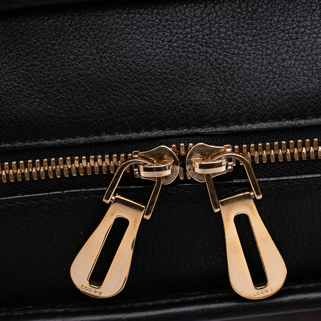 Loewe Pony Hair Leopard Print Amazona 28 Bruin