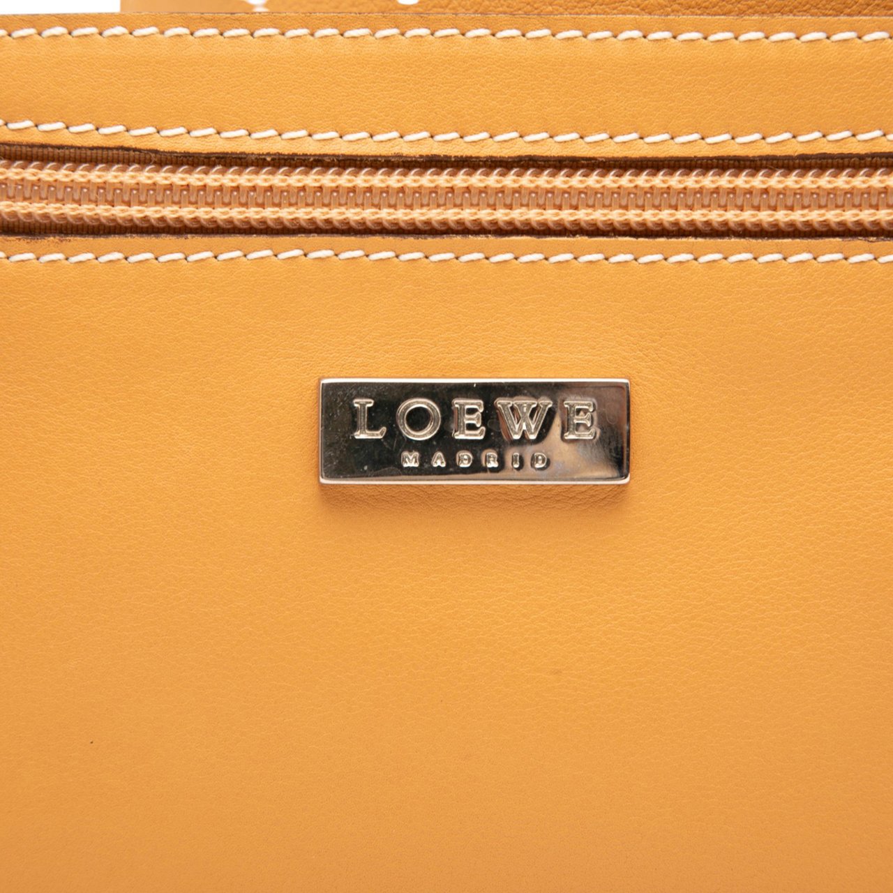 Loewe Leather Handbag Bruin