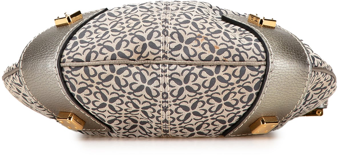 Loewe Anagram Canvas New Road Hobo Grijs