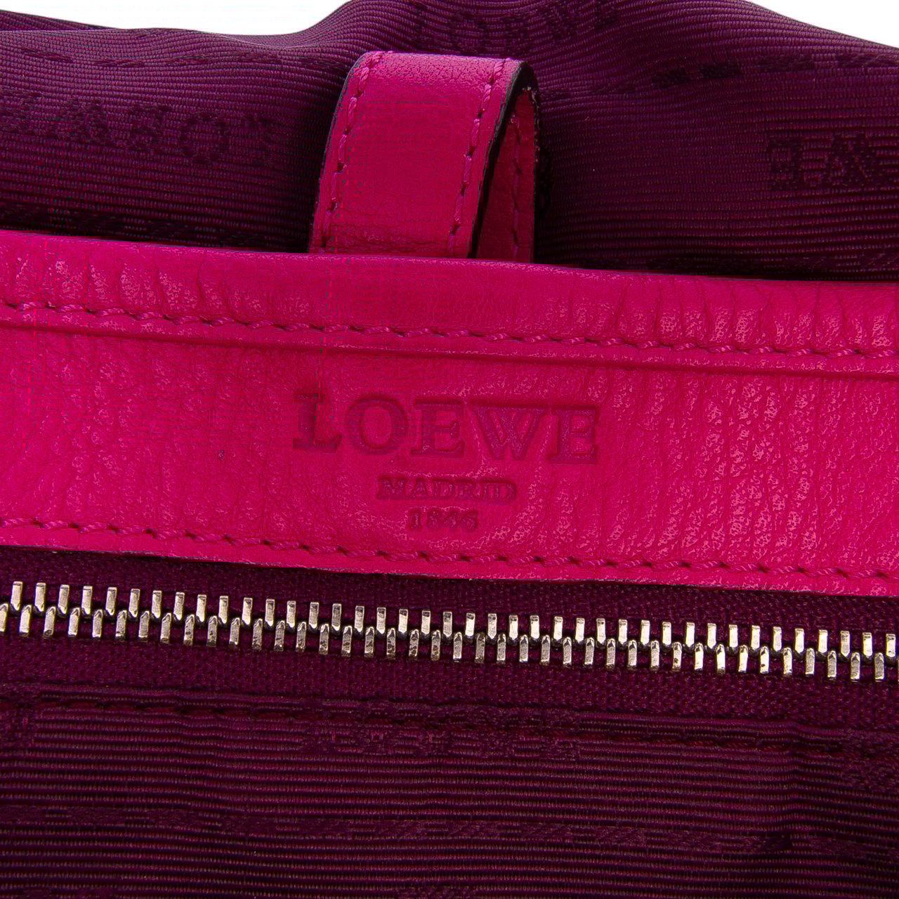 Loewe Leather Heritage Crossbody Roze