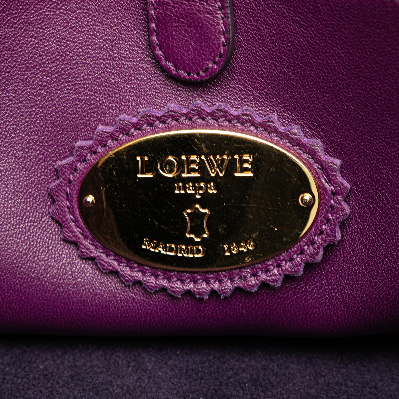 Loewe Nappa Anagram Tassel Crossbody Paars
