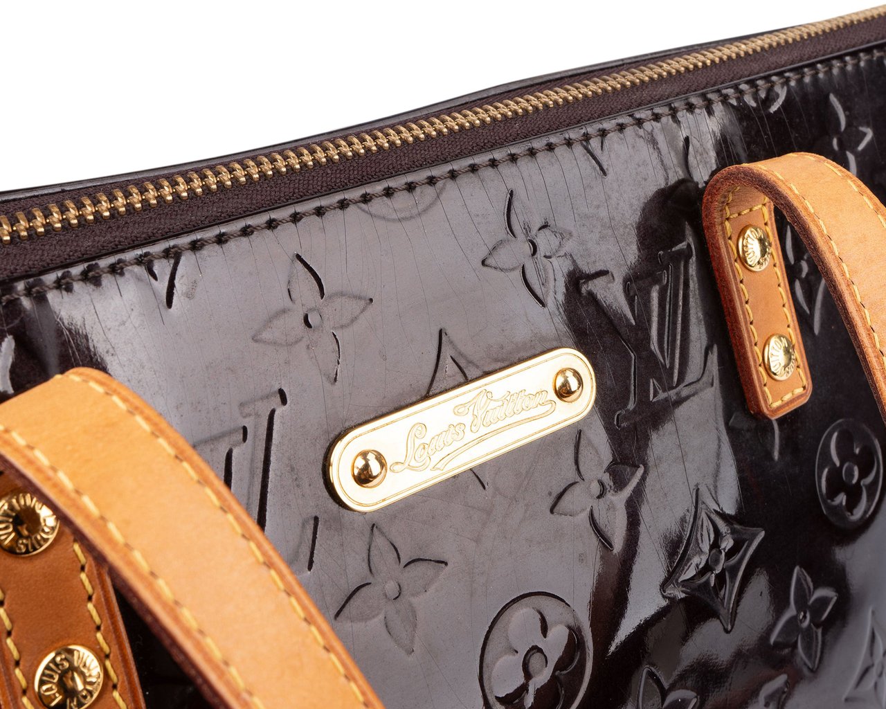 Louis Vuitton Louis Vuitton Monogram Vernis Bellevue PM Handbag Zwart