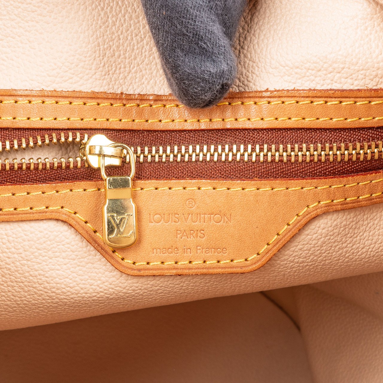 Louis Vuitton Louis Vuitton Monogram Canvas Bucket PM Handbag Bruin