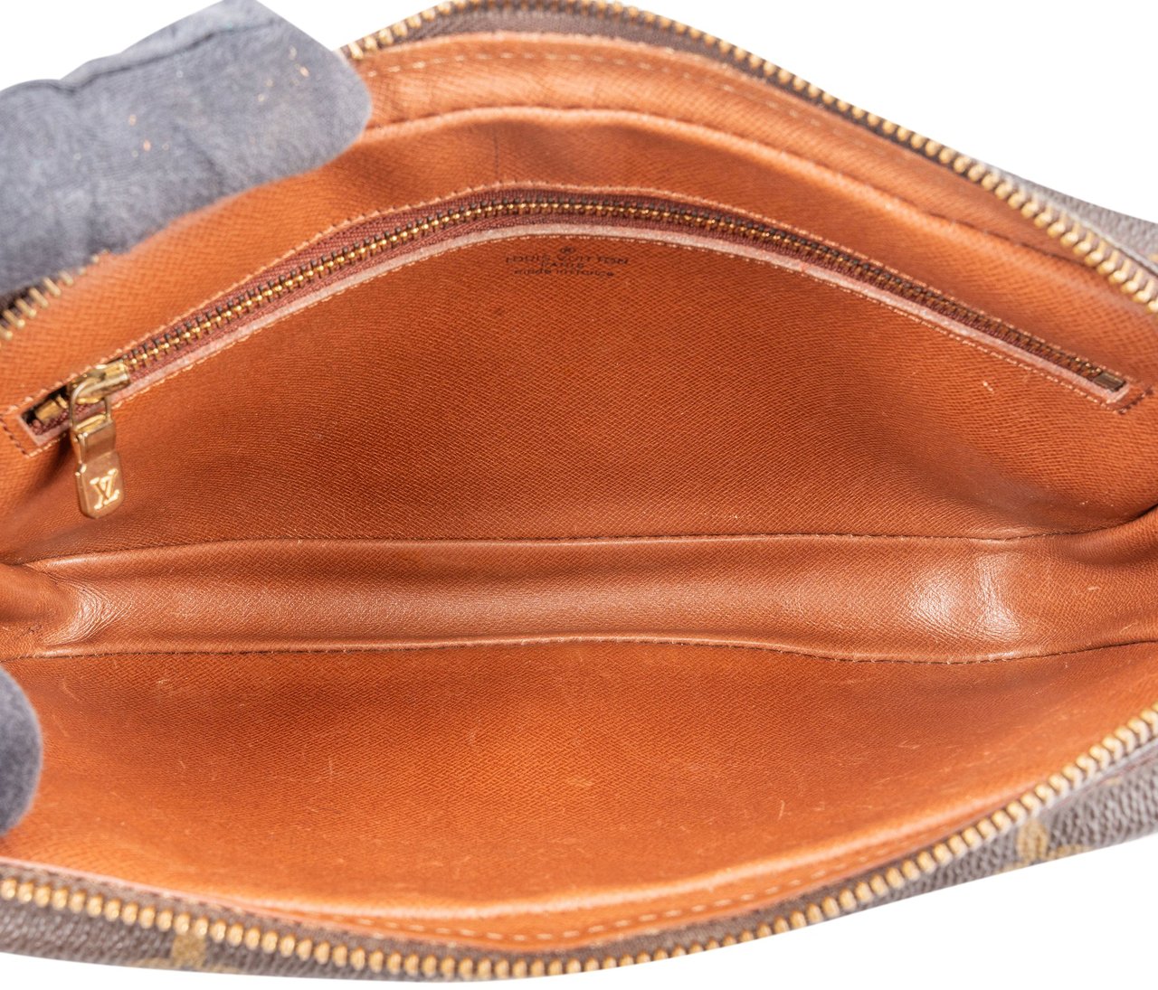 Louis Vuitton Louis Vuitton Canvas Monogram Marly Dragonne GM Clutch Bruin