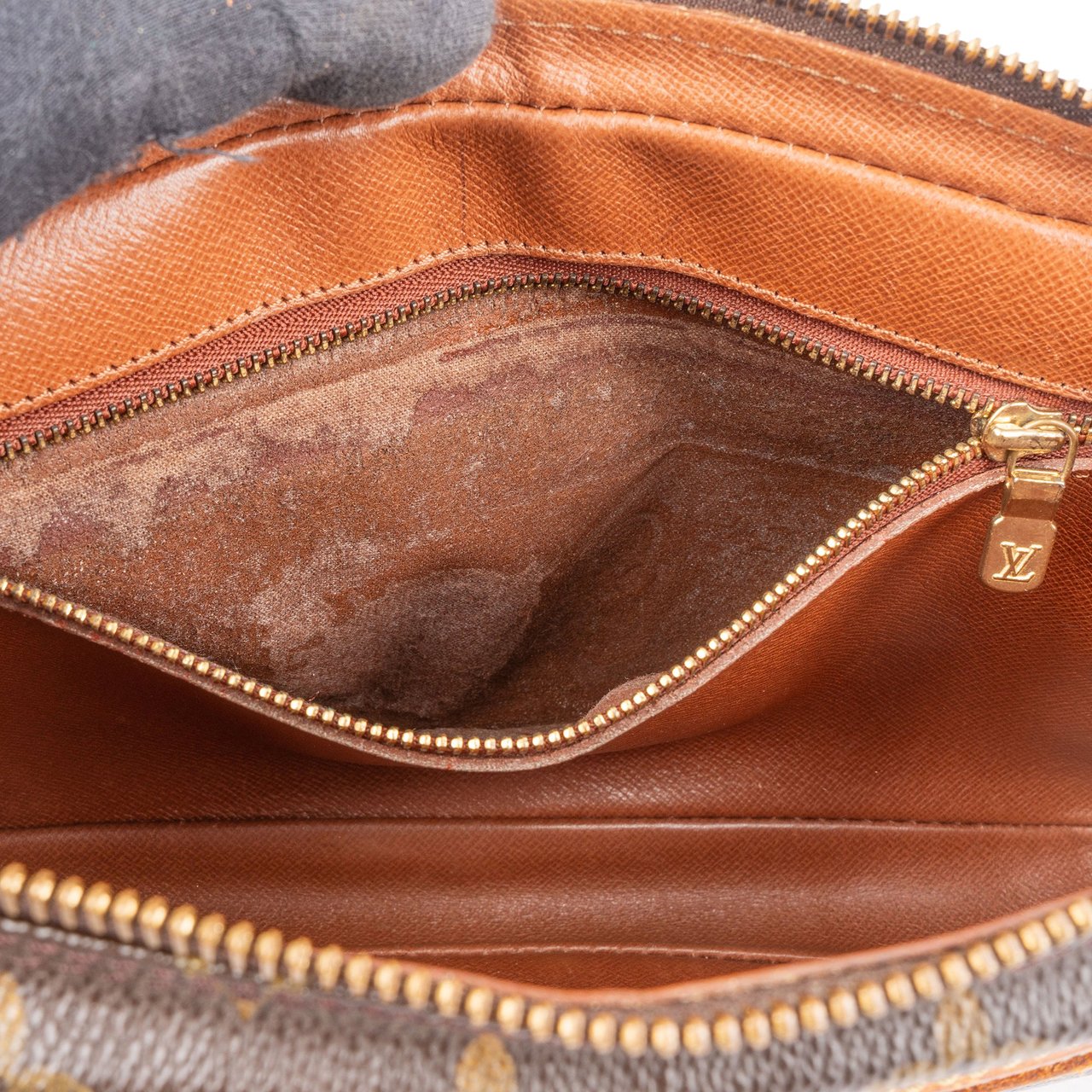 Louis Vuitton Louis Vuitton Canvas Monogram Marly Dragonne GM Clutch Bruin