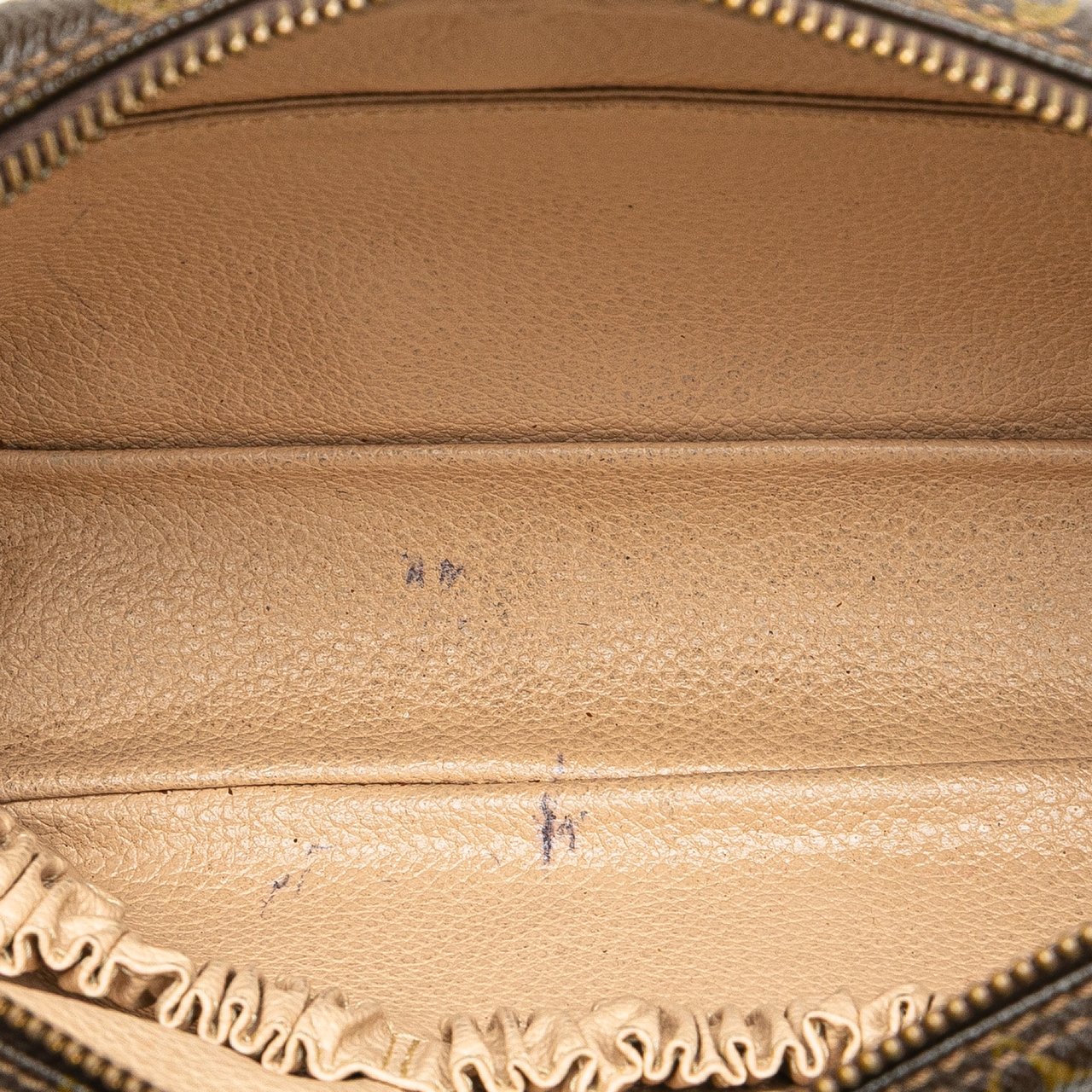 Louis Vuitton Monogram Trousse Toilette 23 Bruin