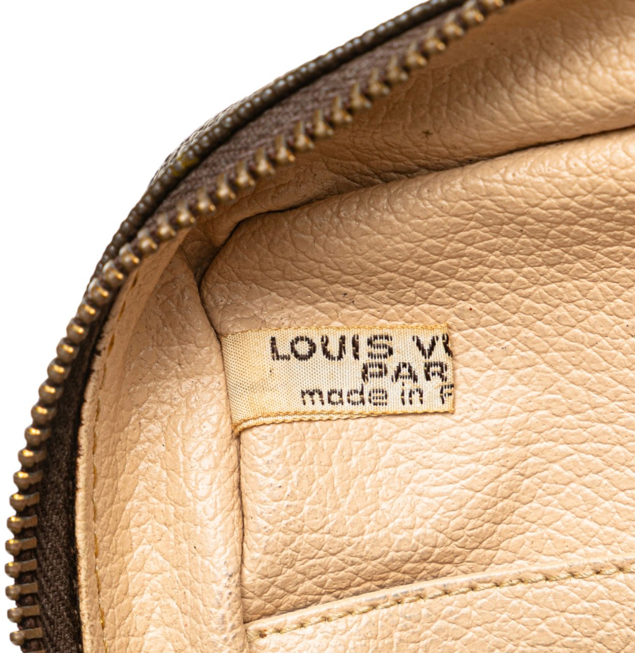 Louis Vuitton Monogram Trousse Toilette 23 Bruin