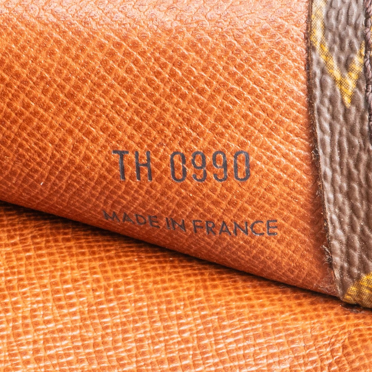 Louis Vuitton Louis Vuitton Monogram Canvas Poche Documents Clutch Bruin