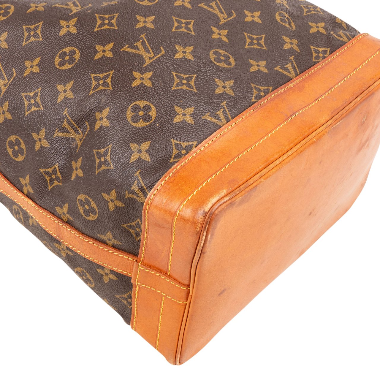 Louis Vuitton Louis Vuitton Monogram Canvas Sac Noé Grande Shoulder Bag Bruin