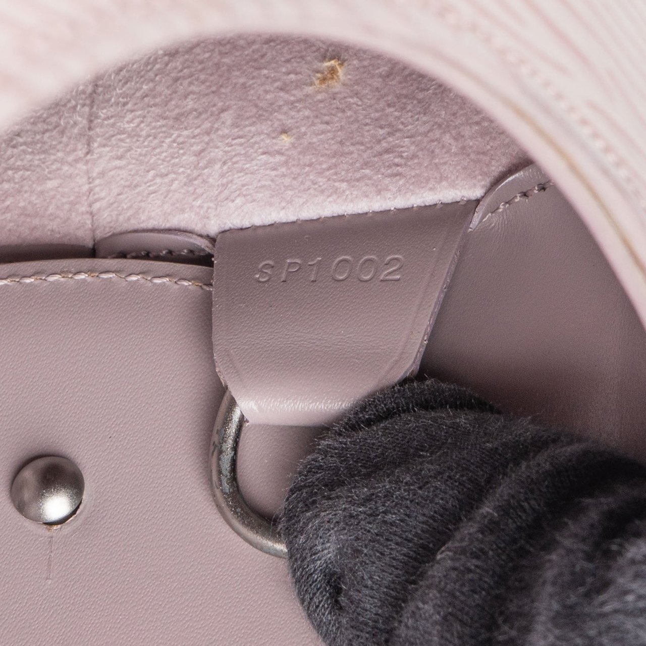 Louis Vuitton Louis Vuitton Lilac Epi Leather Verseau Shoulder Bag Rood