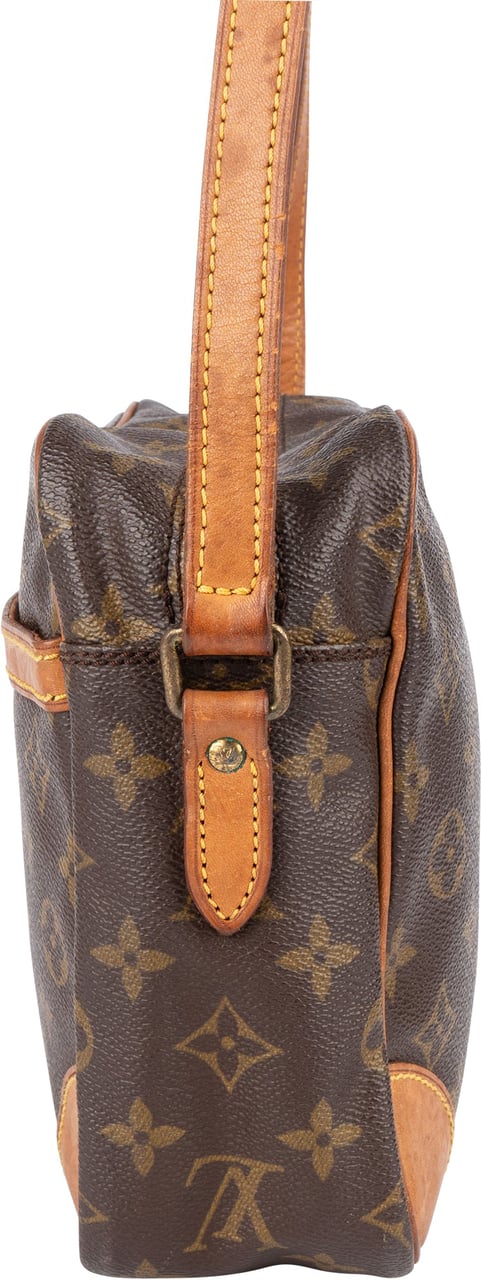 Louis Vuitton Louis Vuitton Monogram Canvas Trocadero 27 Crossbody Bag Bruin