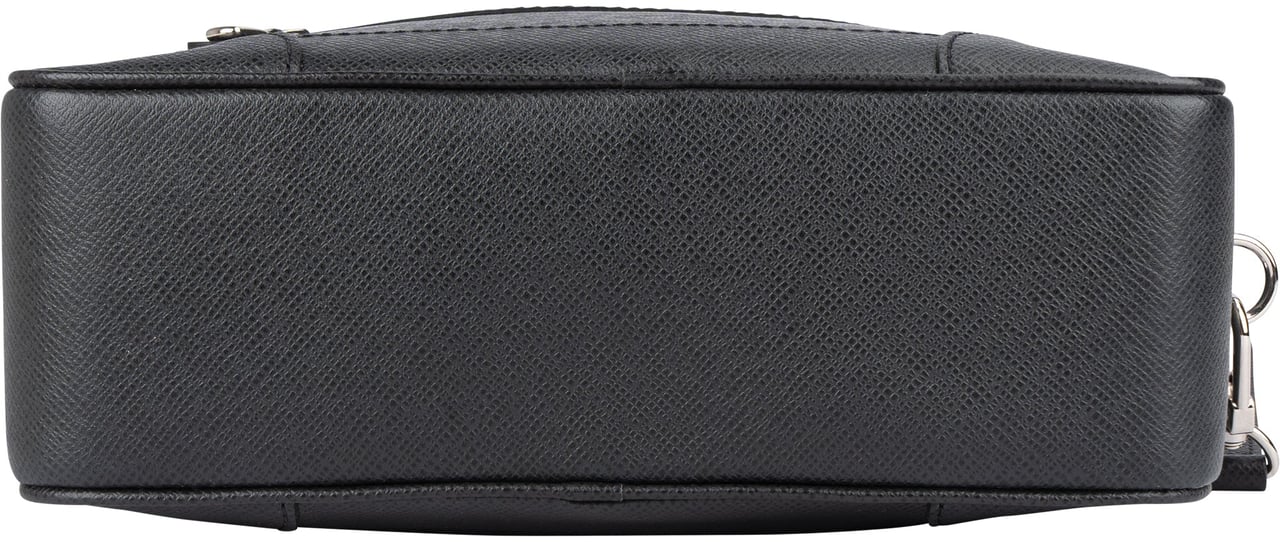 Louis Vuitton Louis Vuitton Noir Taiga Leather Pavel Toiletry Bag Zwart