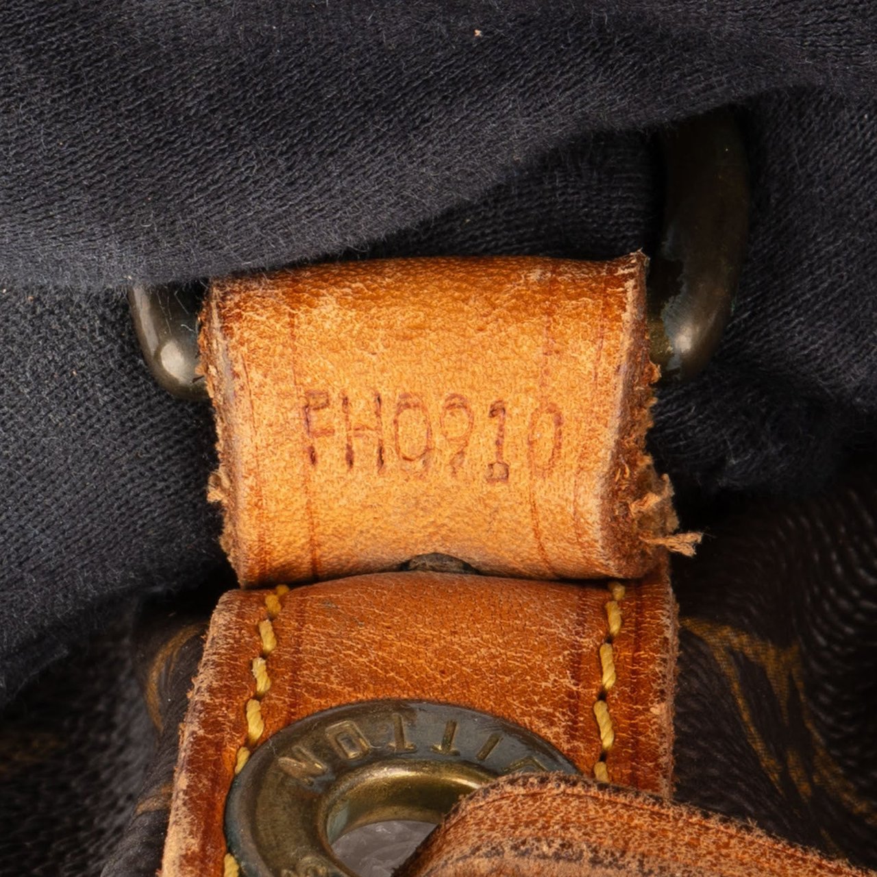 Louis Vuitton Louis Vuitton Monogram Canvas Sac Noé Petit Shoulder Bag Bruin